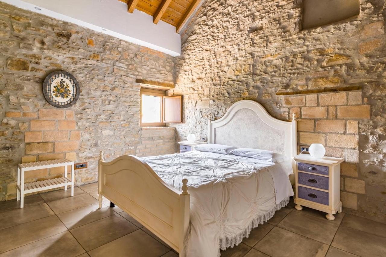 Agriturismo Il Salice Tizzano Val Parma Eksteriør billede