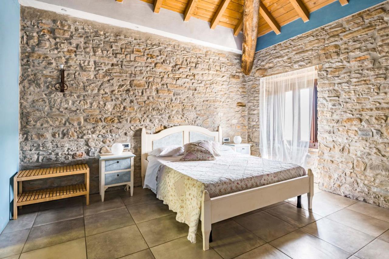 Agriturismo Il Salice Tizzano Val Parma Eksteriør billede