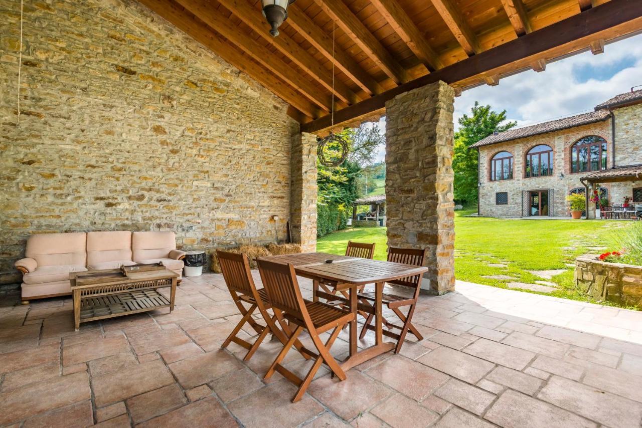 Agriturismo Il Salice Tizzano Val Parma Eksteriør billede