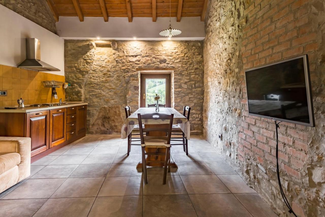 Agriturismo Il Salice Tizzano Val Parma Eksteriør billede