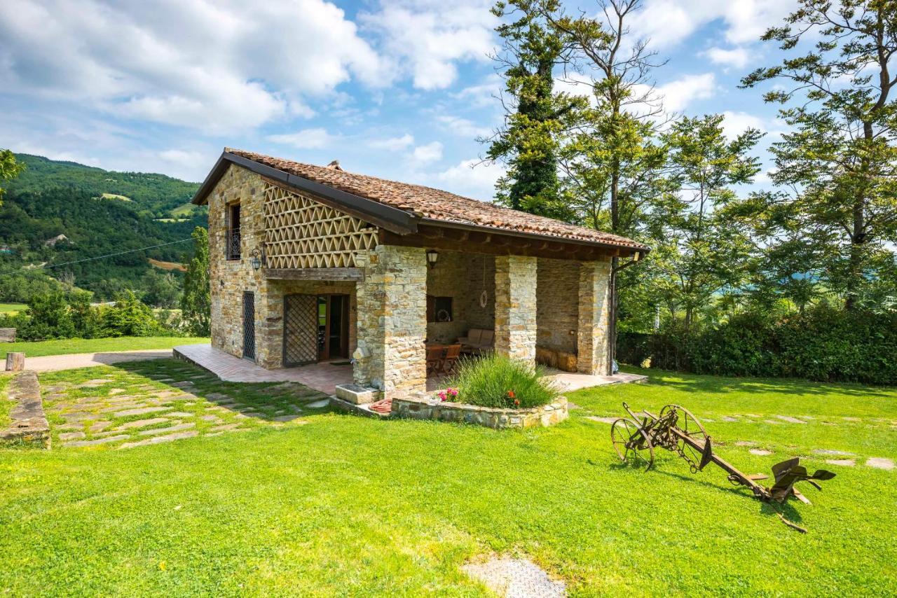 Agriturismo Il Salice Tizzano Val Parma Eksteriør billede