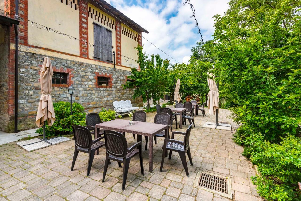 Agriturismo Il Salice Tizzano Val Parma Eksteriør billede