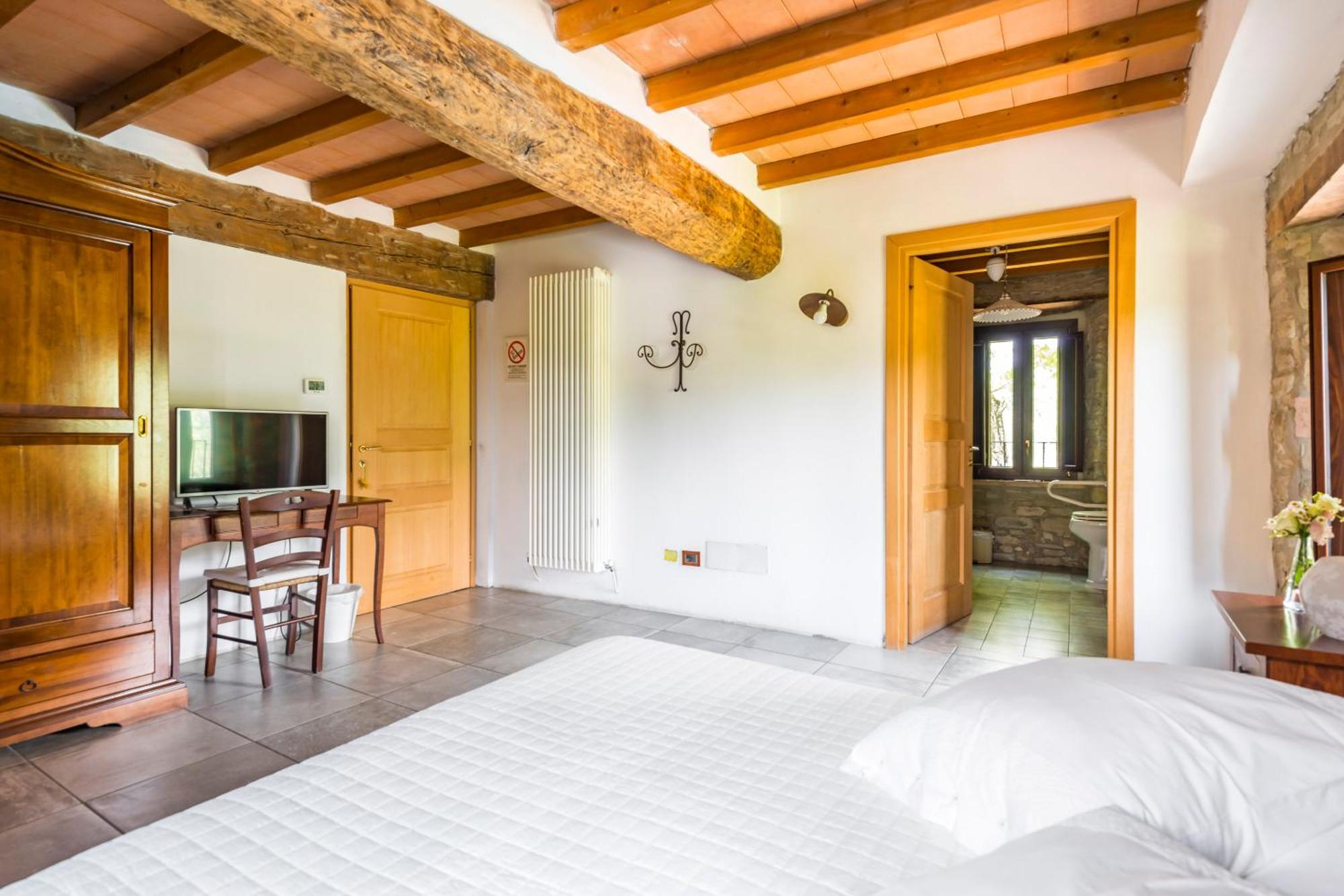 Agriturismo Il Salice Tizzano Val Parma Eksteriør billede